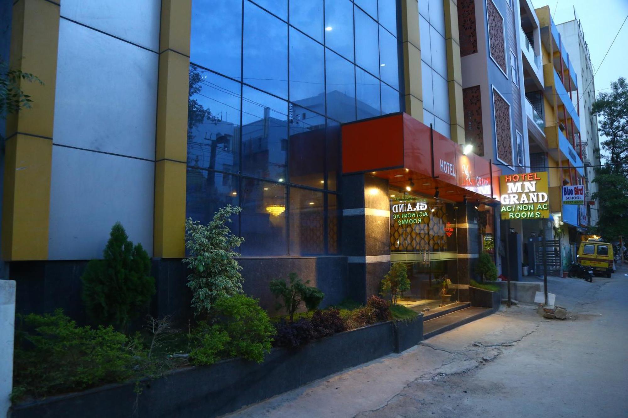 Hotel Mn Grand Shamshabad Airport Zone Hyderabad Exteriör bild
